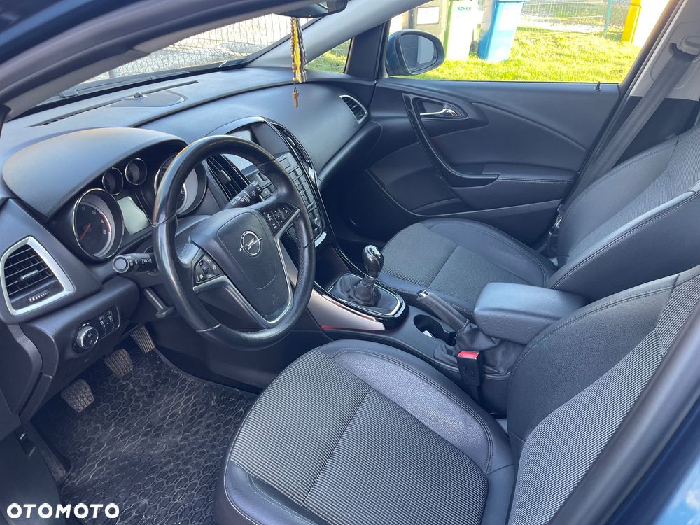 Opel Astra IV 1.4 T Cosmo - 18