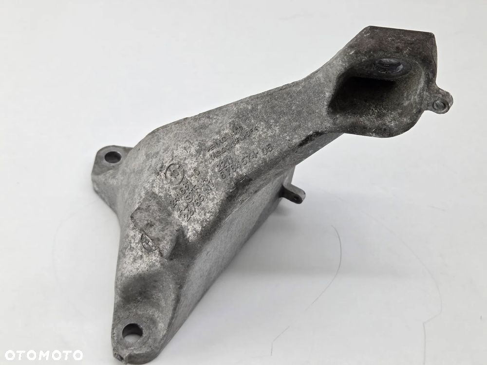 ŁAPA PODUSZKA SILNIKA BMW 3 E90 2.0D 6764574 - 1