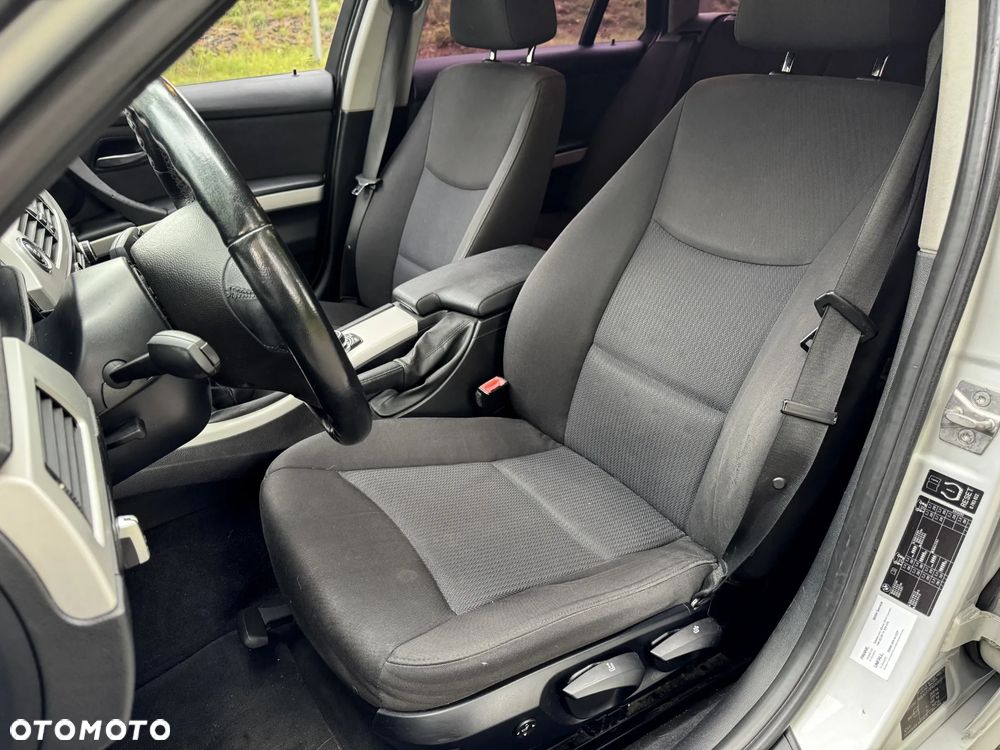 BMW Seria 3 318d - 21