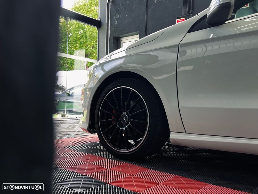 Mercedes-Benz A 180 CDI BE AMG Line - 13