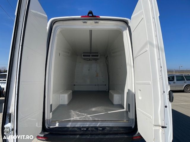 Mercedes-Benz Sprinter - 16