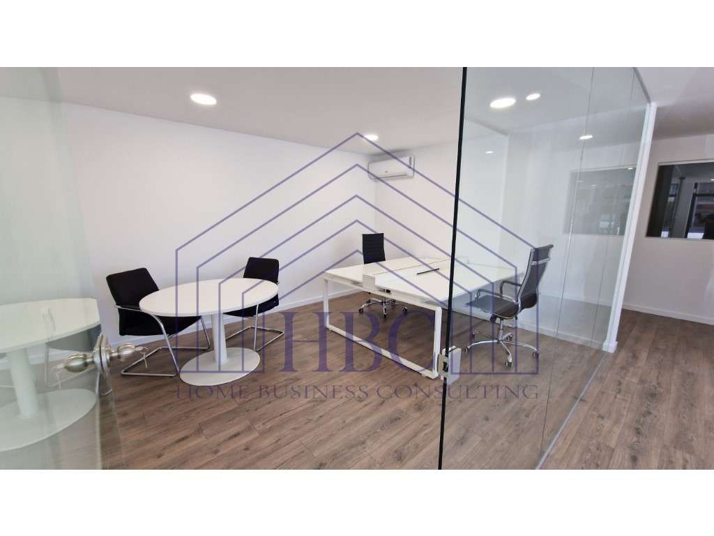 Espaço comercial com escritórios situado na Urbanização dos Terraço... - Grande imagem: 2/20