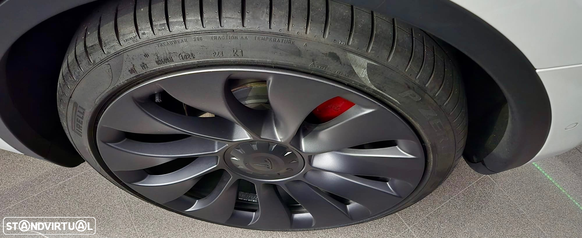Tesla Model Y Performance Tração Integral - 12