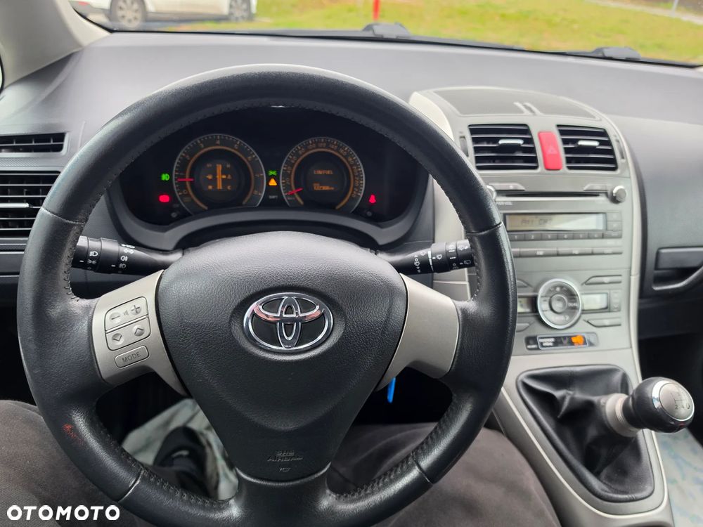 Toyota Auris 1.6 VVT-i Terra - 22