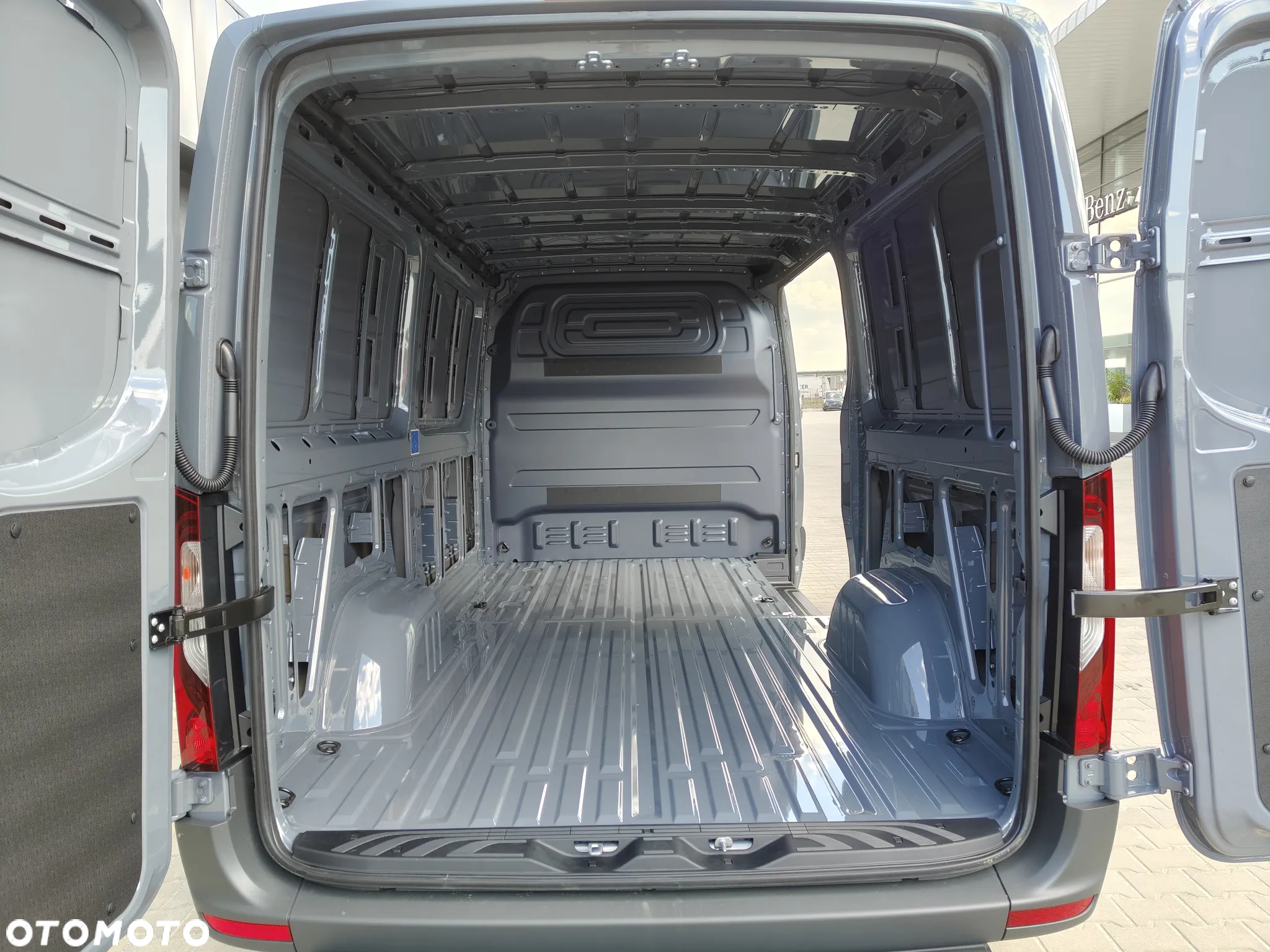 Mercedes-Benz Sprinter 315 CDI Furgon PRO 3665 mm L2H1 - 12