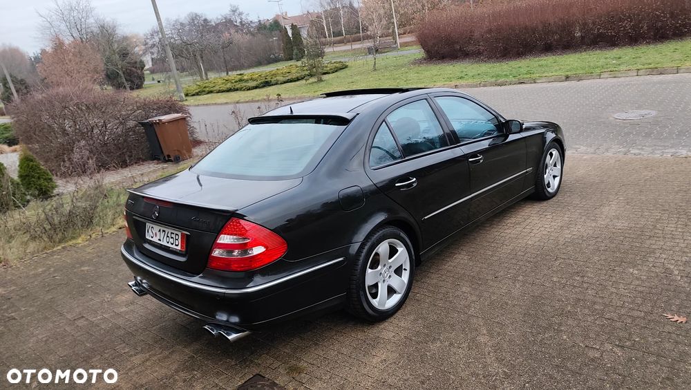 Mercedes-Benz Klasa E 500 4Matic Avantgarde Sport Edition AMG - 19