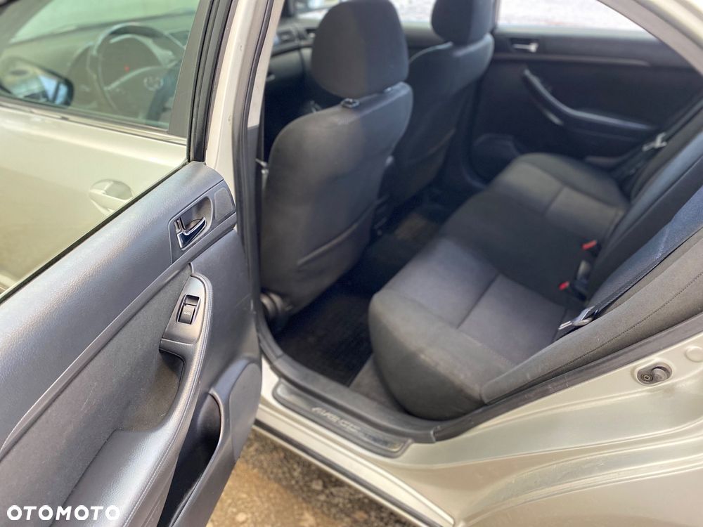 Toyota Avensis 2.0 D-4D Sol - 13