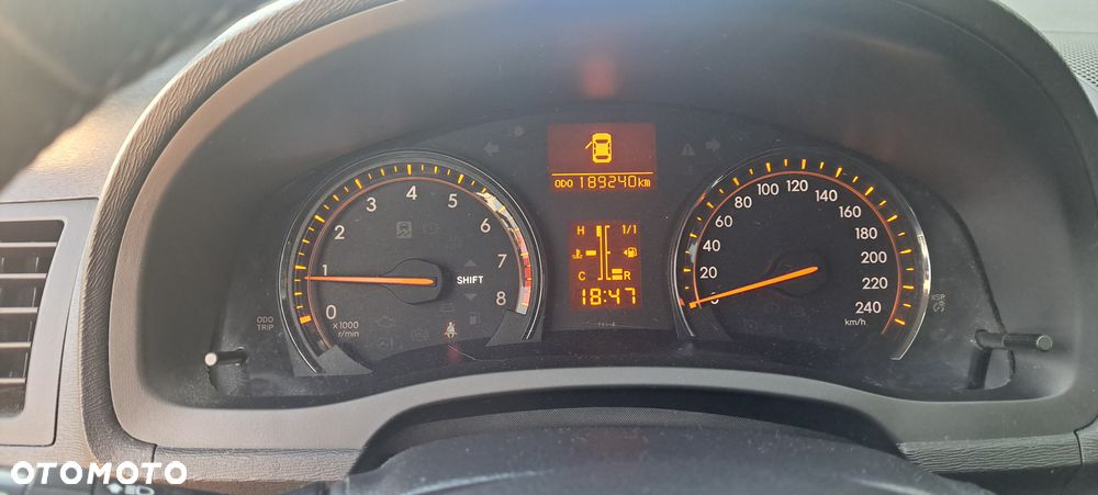 Toyota Avensis 1.8 Luna - 6