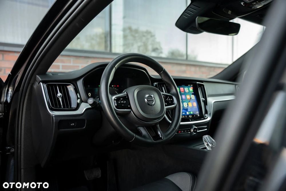 Volvo V60 B4 B DKG Ultimate Dark - 22