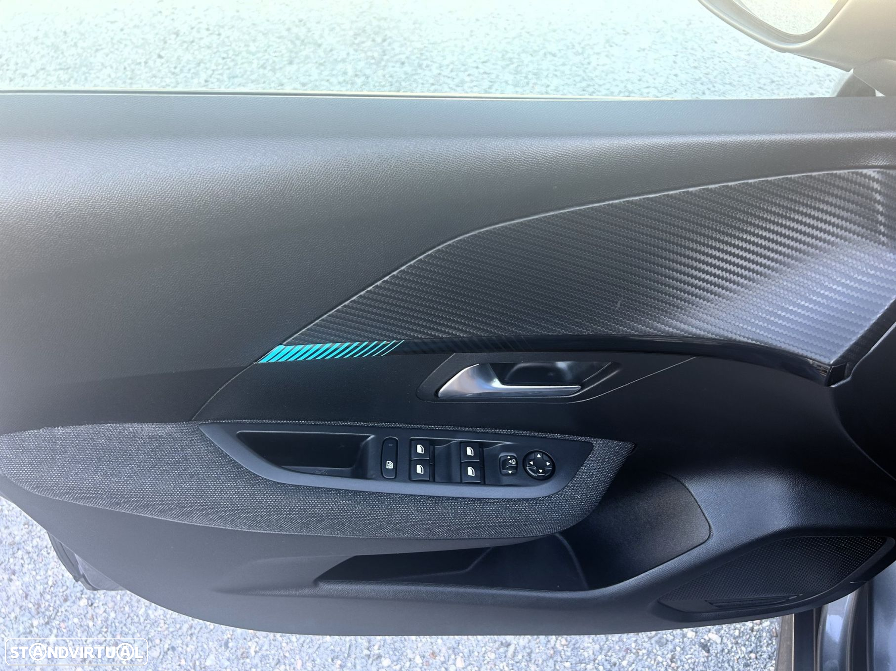 Peugeot 208 - 11