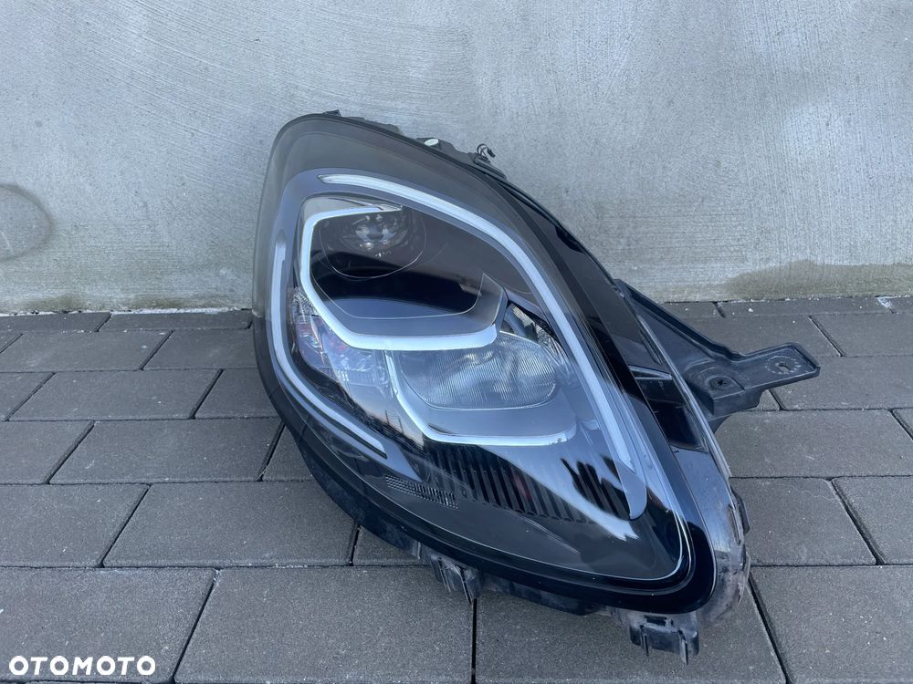 LAMPA PRZEDNIA PRAWA FORD PUMA MK2  2019-- LED - 1