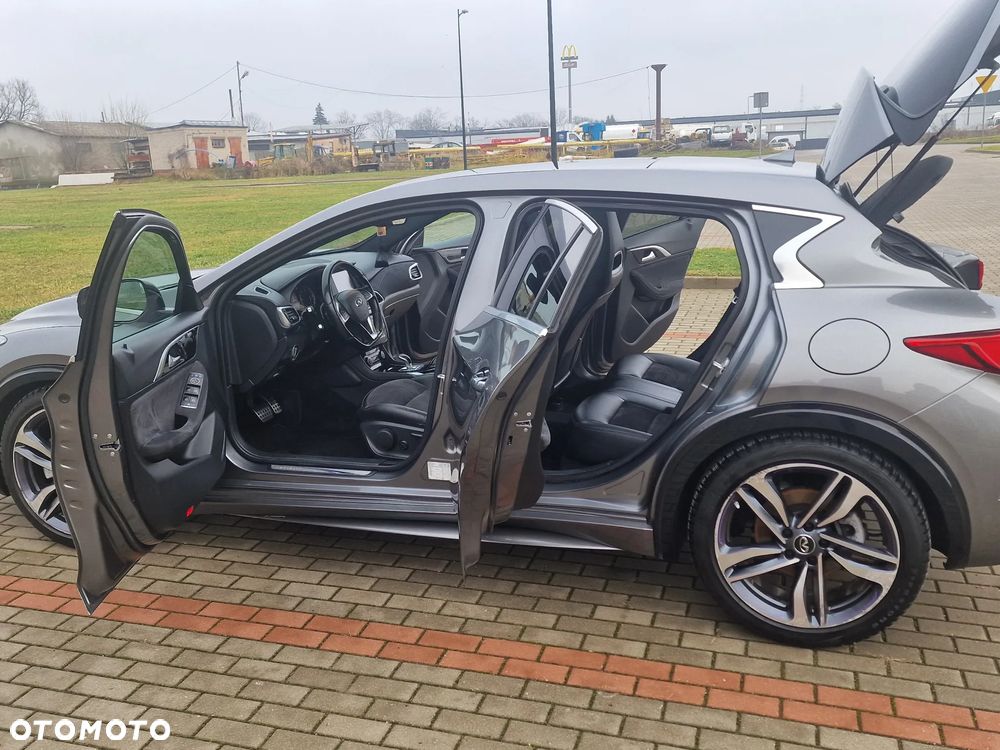 Infiniti Q30 2.2d DCT Premium Tech - 10