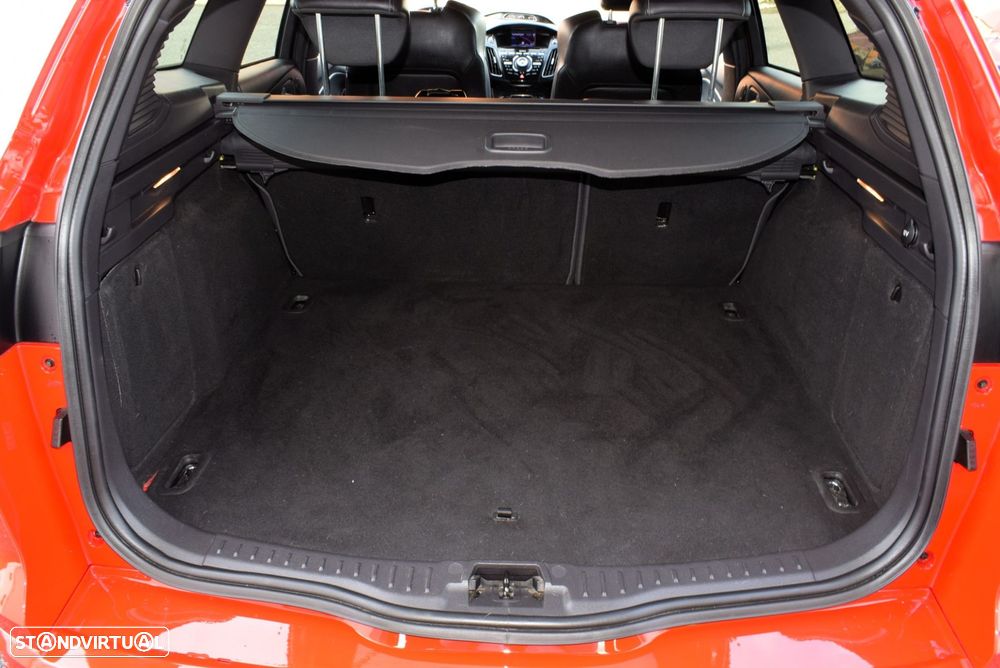 Ford Focus SW 2.0 EcoBoost ST - 38