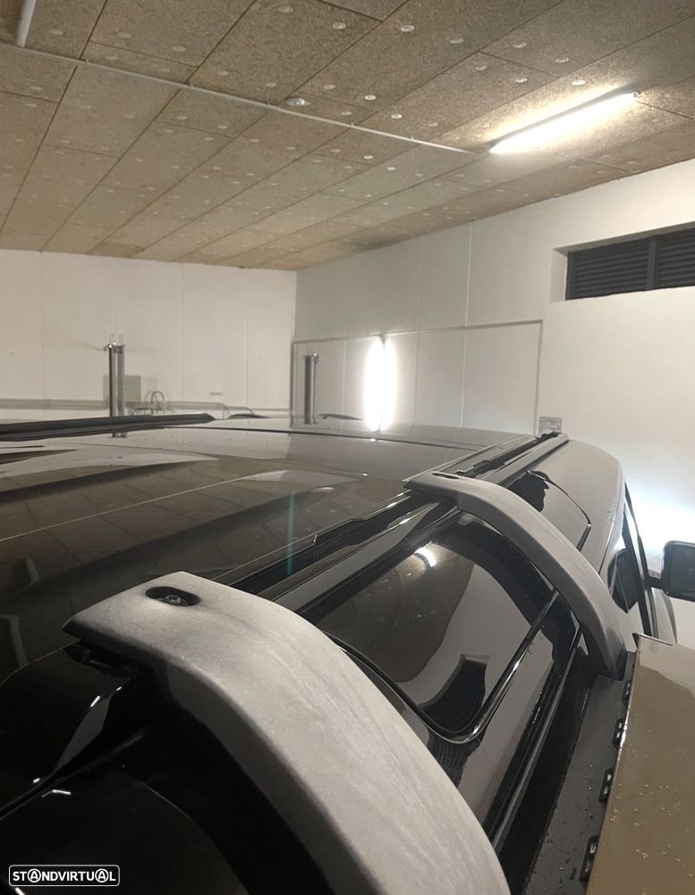 Land Rover Defender 2.0 D 110 AWD HSE - 12