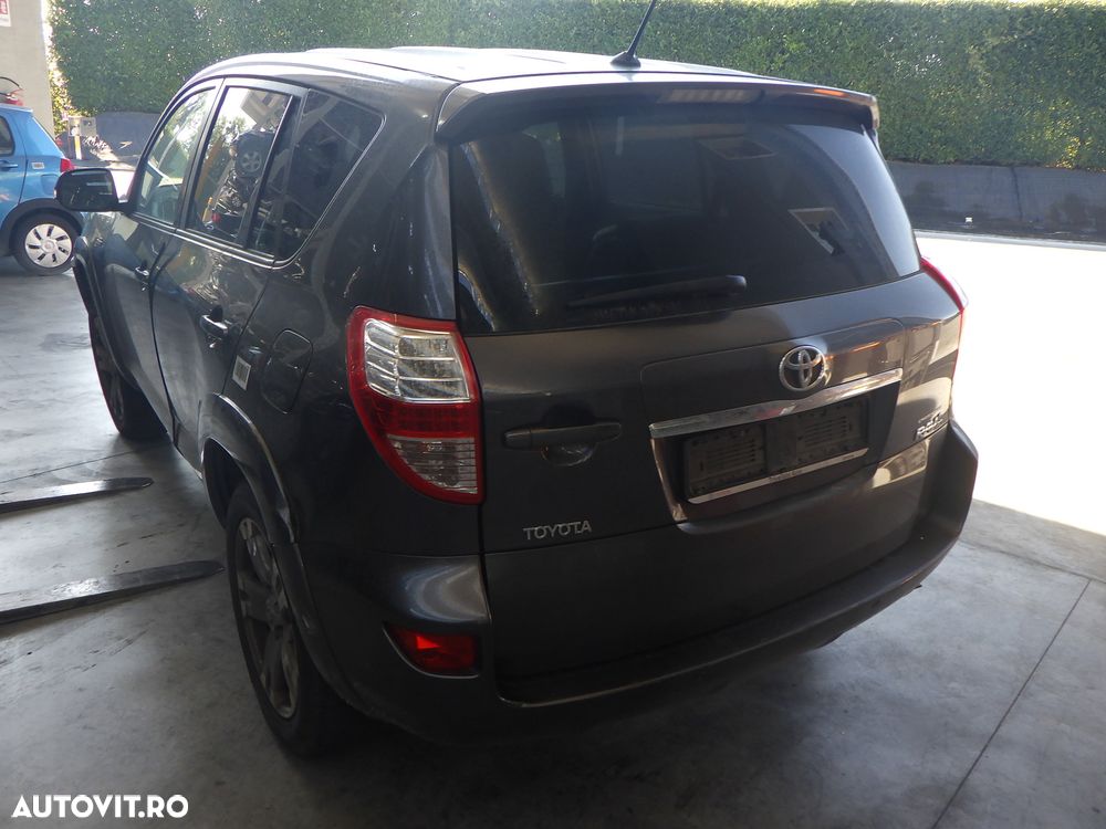 Dezmembrez Toyota RAV 4 , 2.2D ,an 2011 , tip motor 2AD - 4