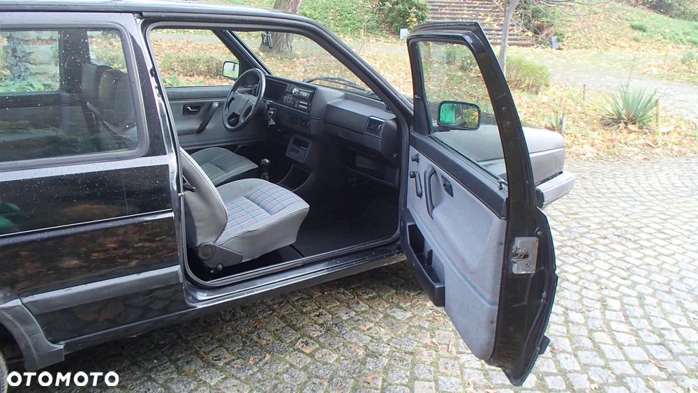 Volkswagen Golf 1.3 - 17