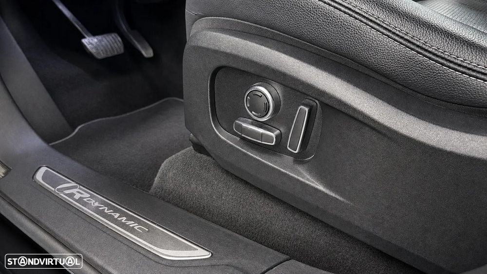 Jaguar F-Pace 2.0 P400e AWD R-Dynamic Black - 31