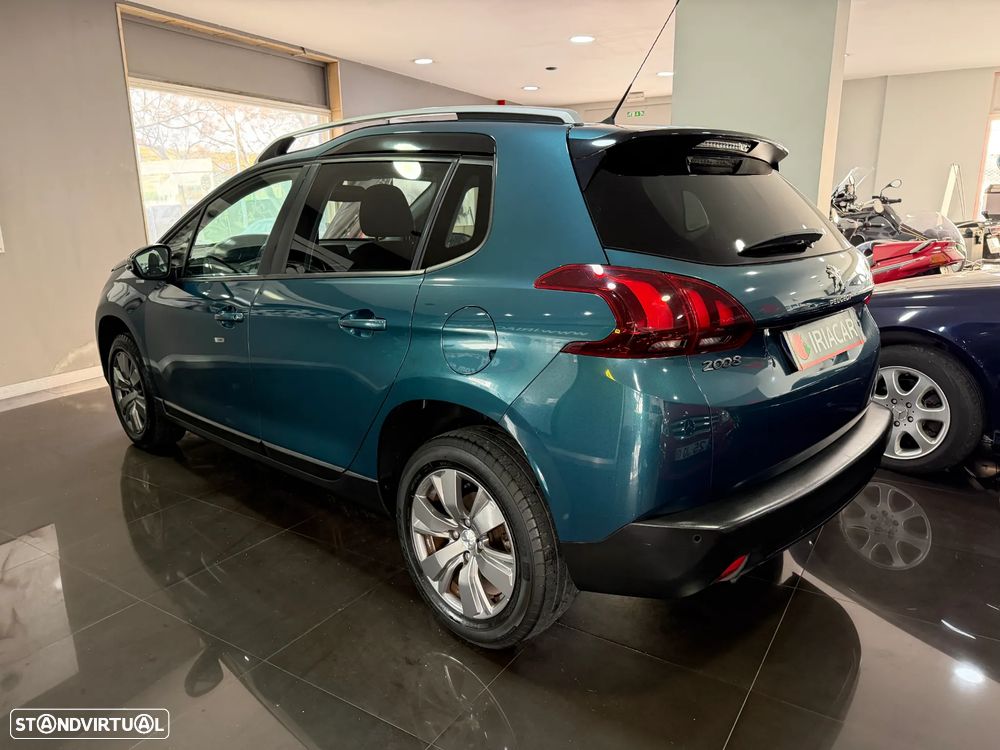 Peugeot 2008 1.2 PureTech Style - 11