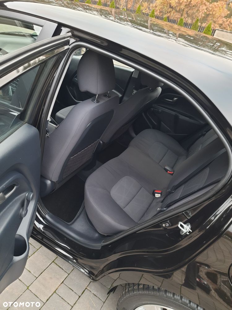 Kia Rio - 7