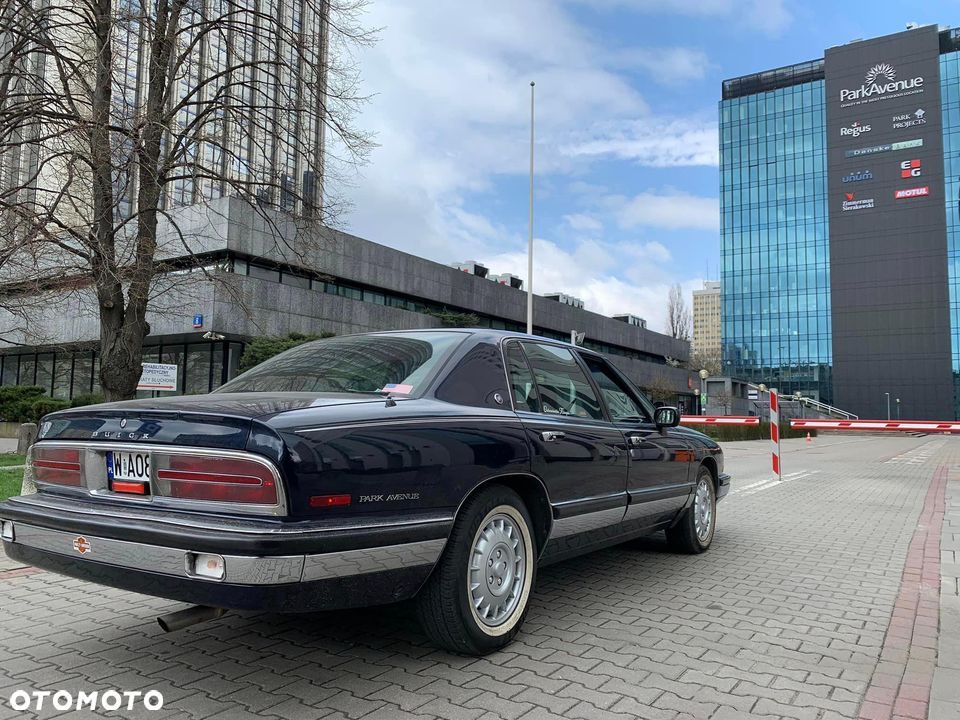 Buick Park Avenue - 8