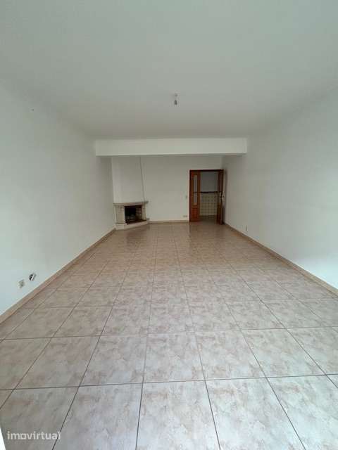 Apartamento T3 com garagem e terraço em Leiria - Grande imagem: 3/17