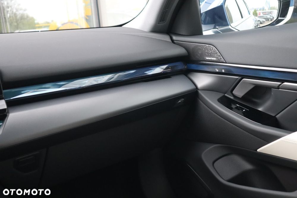 BMW i5 - 18