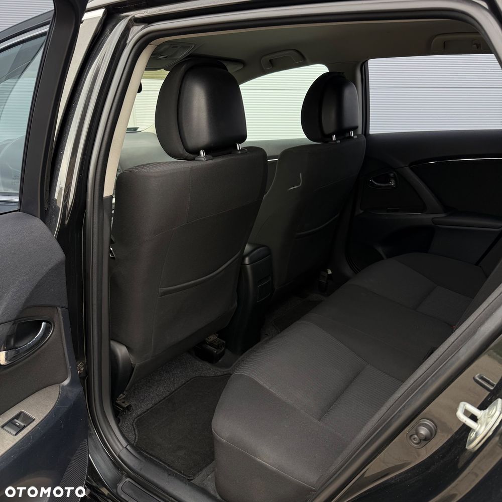 Toyota Avensis 2.0 D-4D Sol - 10