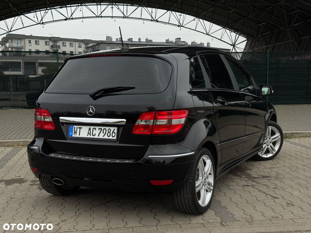 Mercedes-Benz Klasa B 180 BlueEFFICIENCY SPORT EDITION - 21