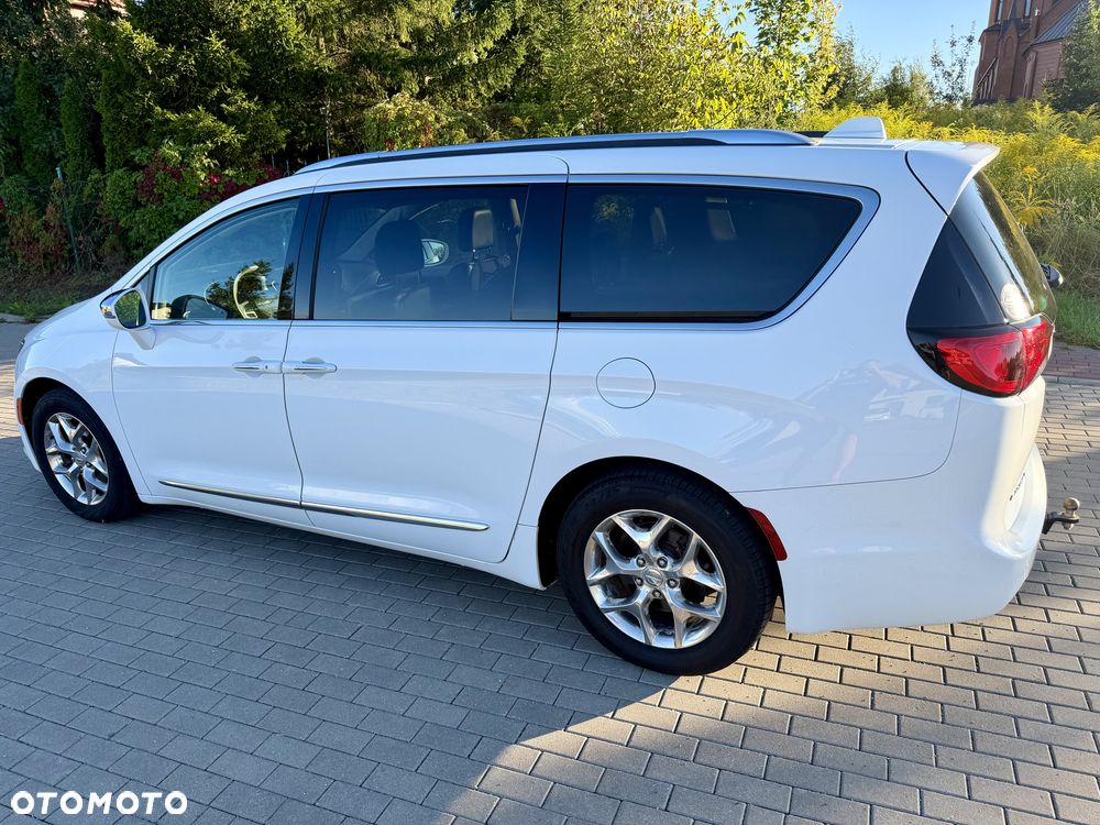 Chrysler Pacifica - 6