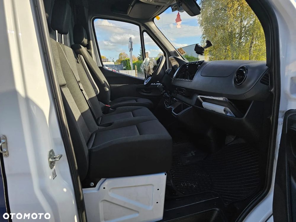 Mercedes-Benz Sprinter - 17