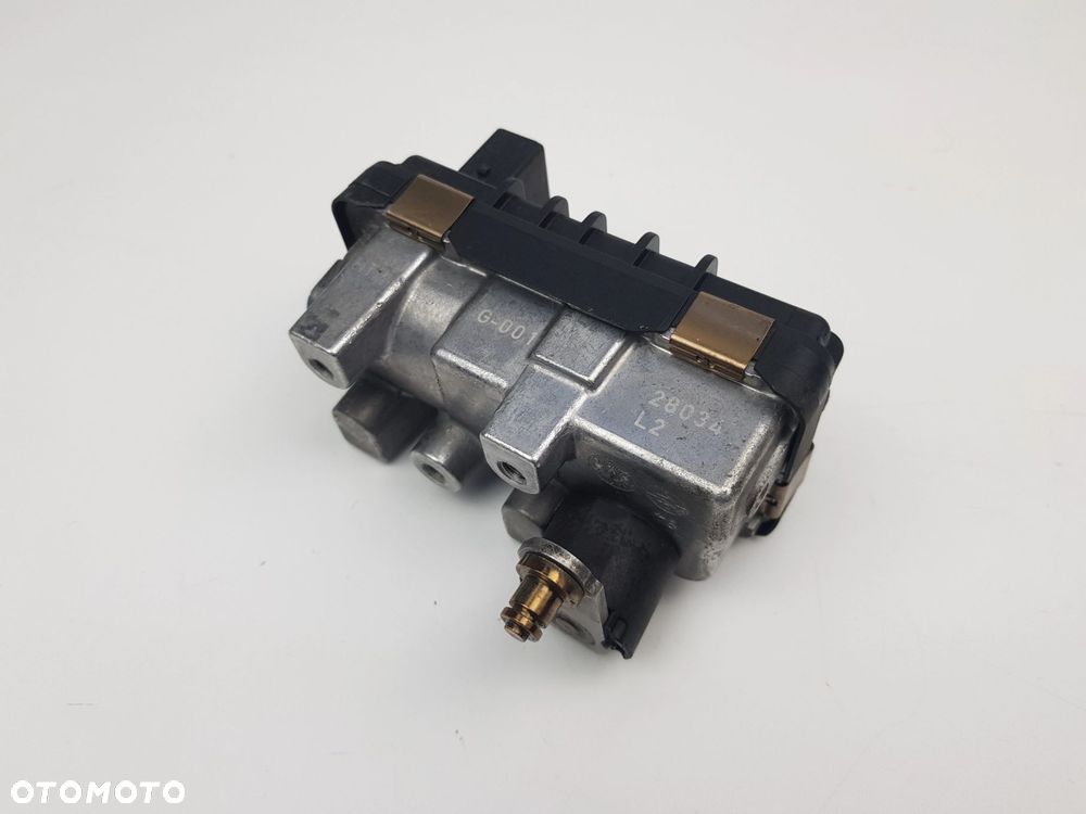 Nastawnik Sterownik Turbosprężarki BMW Mercedes 6NW009660 - 6