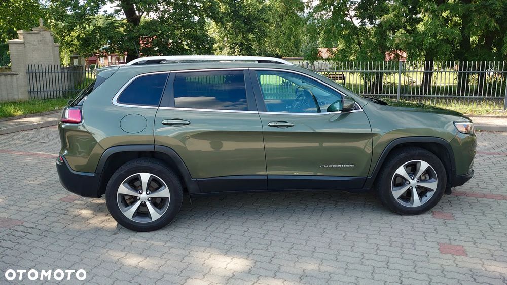 Jeep Cherokee - 8