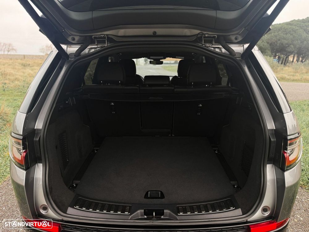 Land Rover Discovery Sport P300e R-Dynamic SE - 13