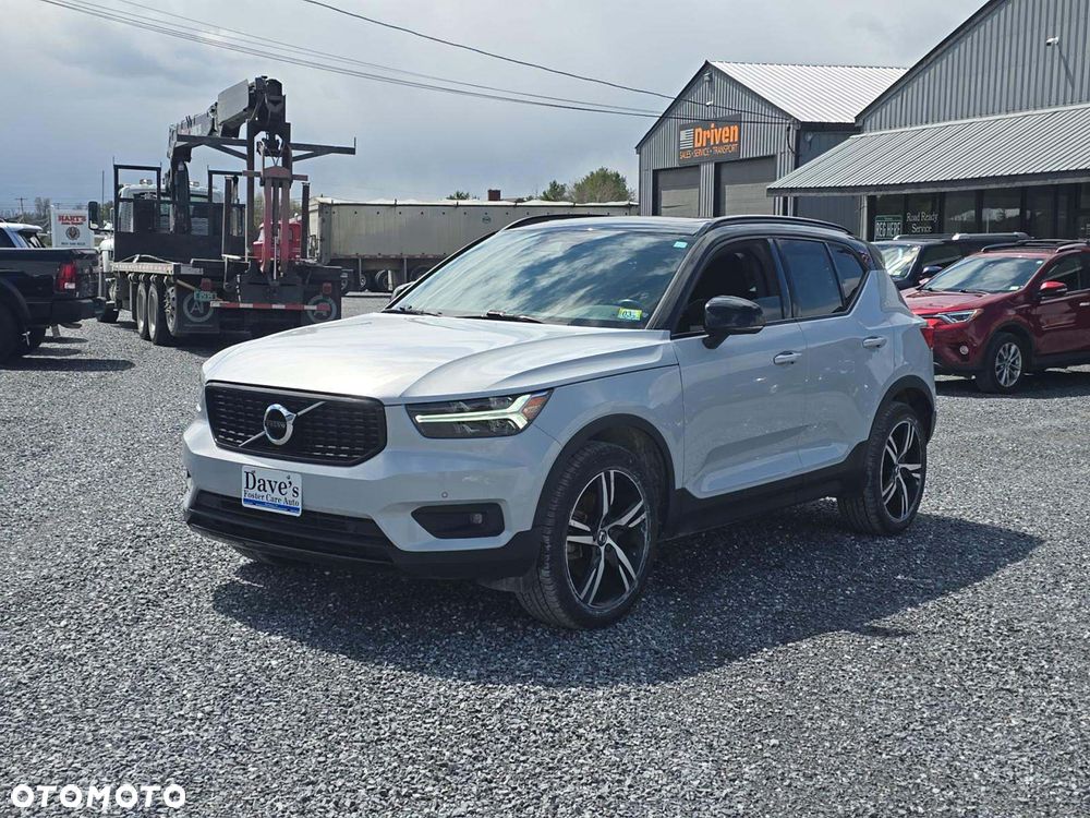 Volvo XC 40 T5 AWD R-Design - 3