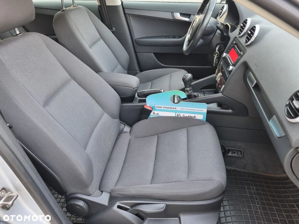 Audi A3 Sportback 1.4 TFSI Ambiente - 24