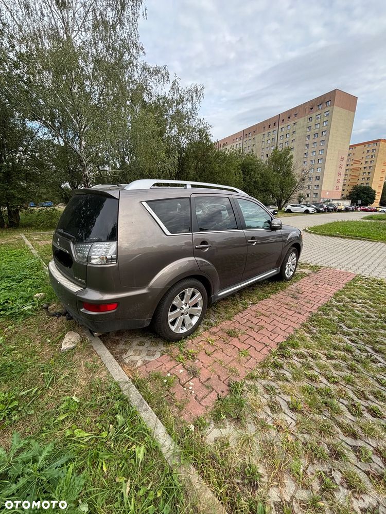 Mitsubishi Outlander 2.0 DID Instyle - 2