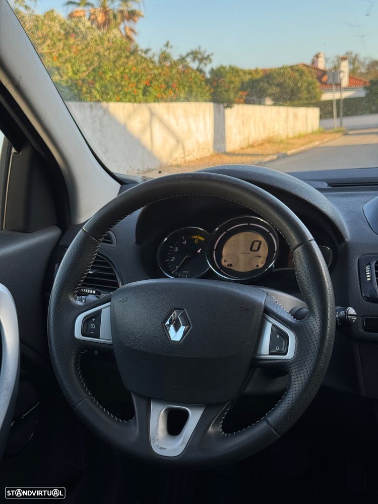 Renault Mégane ENERGY dCi 110 Start & Stop Bose Edition - 13