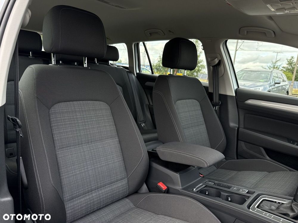 Volkswagen Passat 2.0 TDI Business DSG - 16