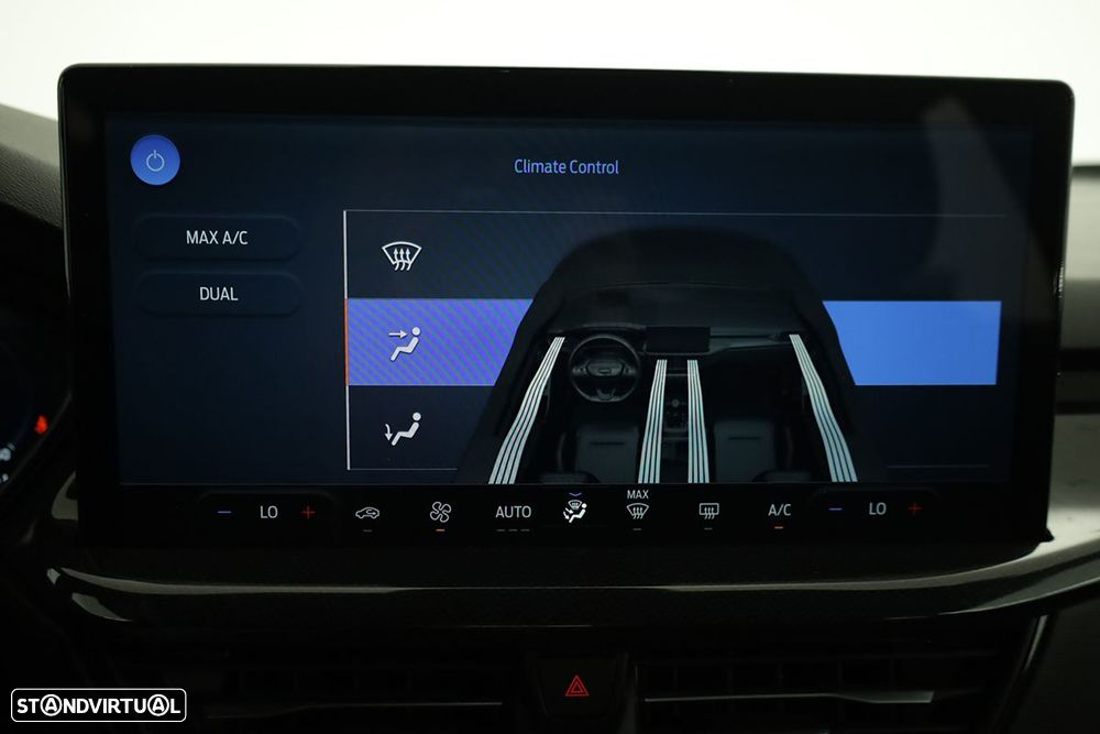 Ford Focus 1.0 EcoBoost MHEV ST-Line X - 11