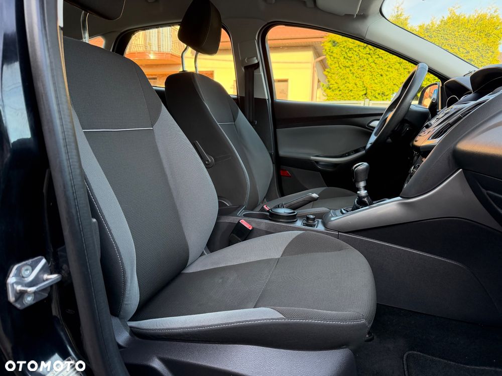 Ford Focus 1.6 TDCi DPF Champions Edition - 33