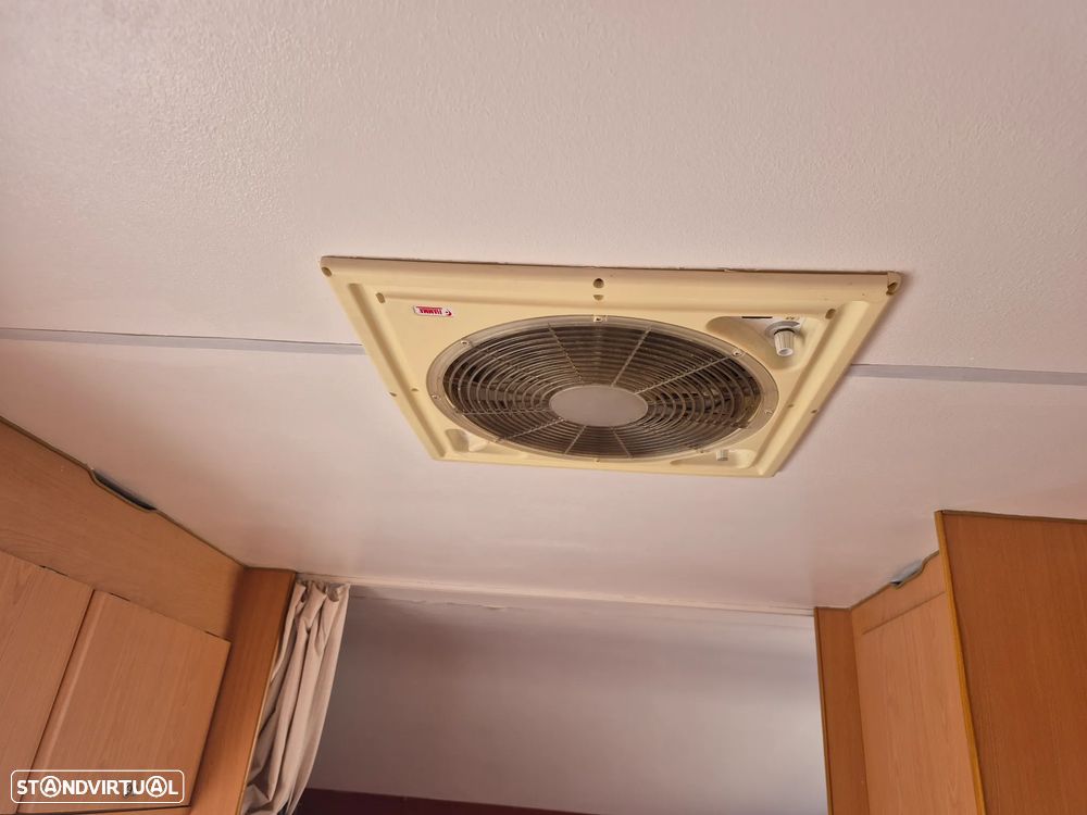 Sky Capuchine FIAT DUCATO 2.8 JTD  - SKY - 7 LUGARES - 6 DORMIDAS - 24