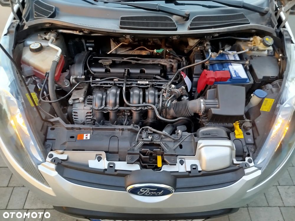 Ford Fiesta 1.25 Celebration - 32