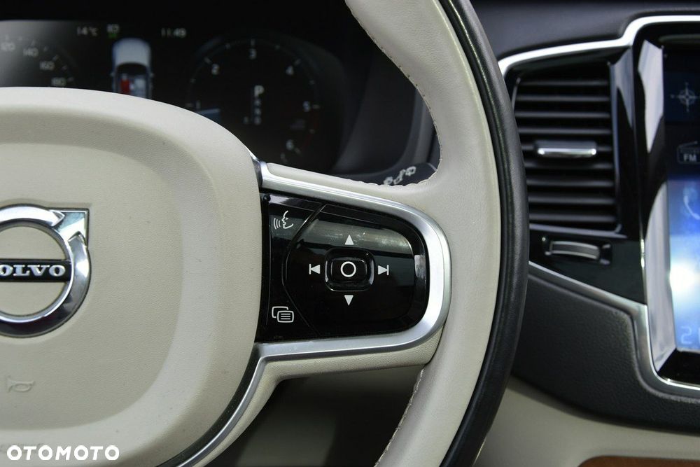 Volvo XC 90 - 30