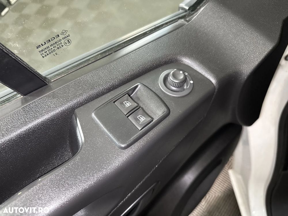Renault Trafic - 12