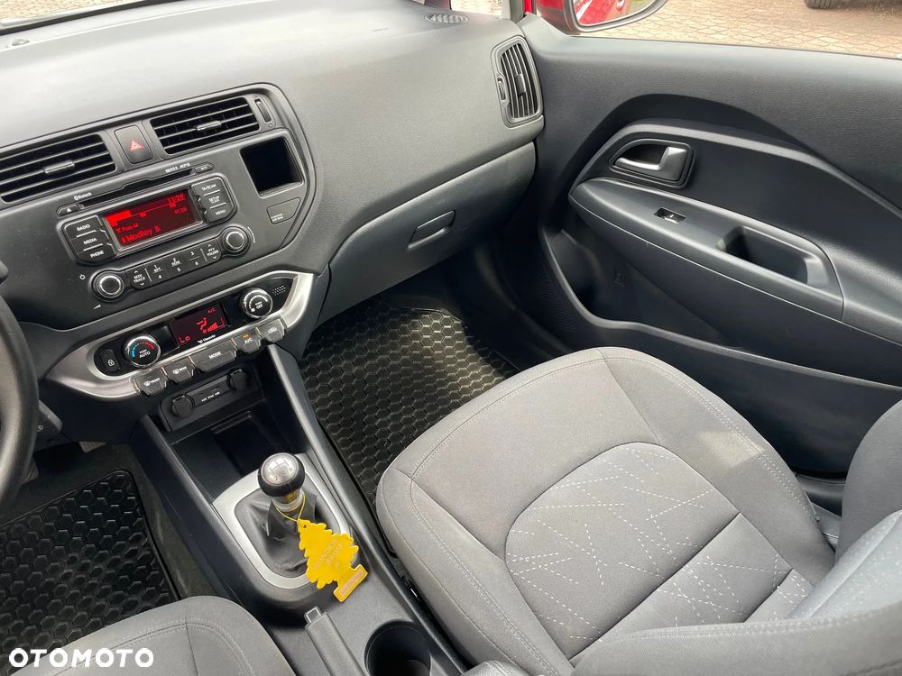 Kia Rio 1.2 Attract - 12
