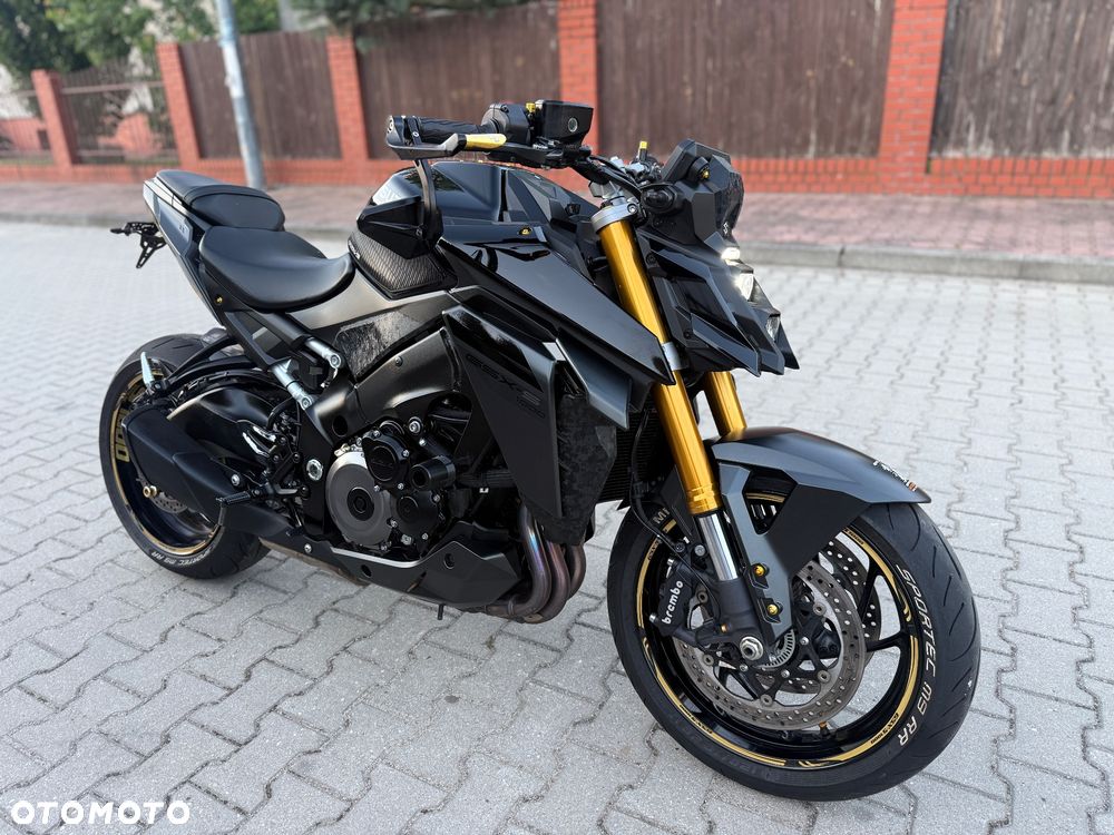 Suzuki GSX - 3