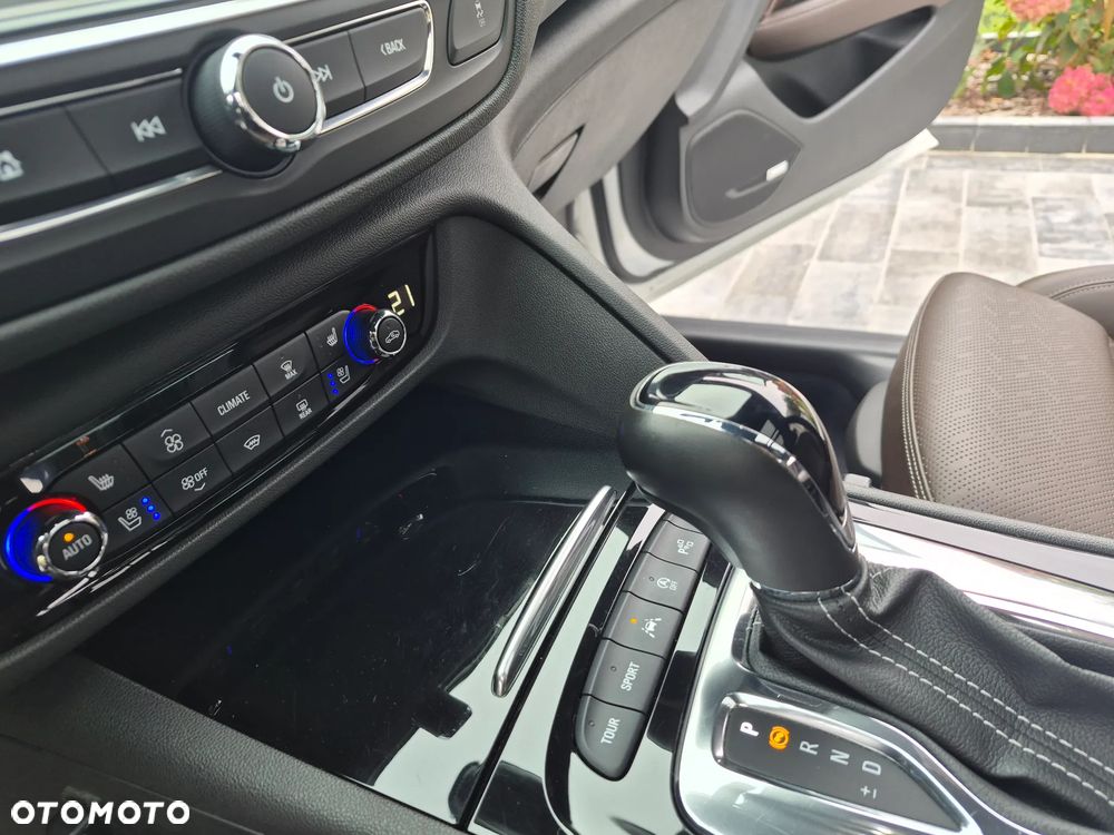 Opel Insignia 2.0 T 4x4 Innovation S&S - 28