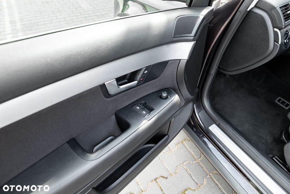 Audi A4 Avant 2.0 TDI - 19