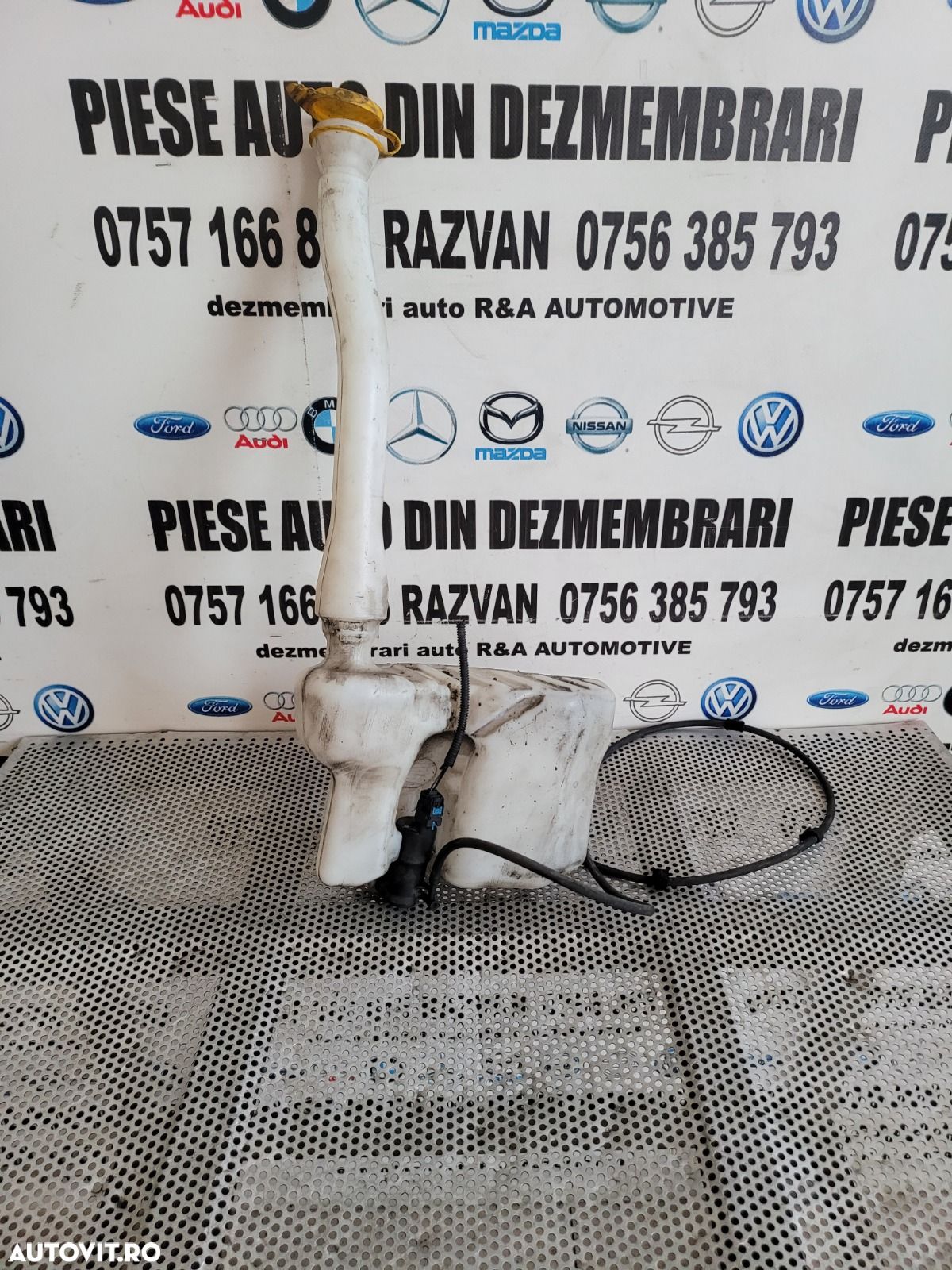 Bidonas Vas Lichid Parbriz Stropgel Renault Master An 2019-2020-2021-2022 Dezmembrez Renault Master - 1