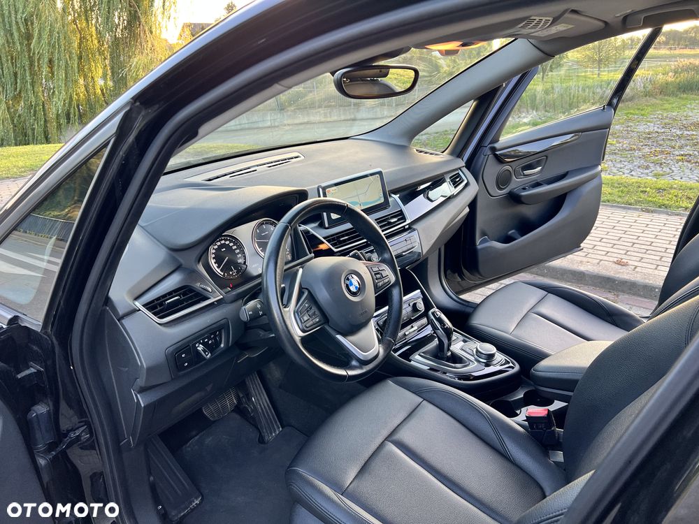 BMW Seria 2 218d - 17